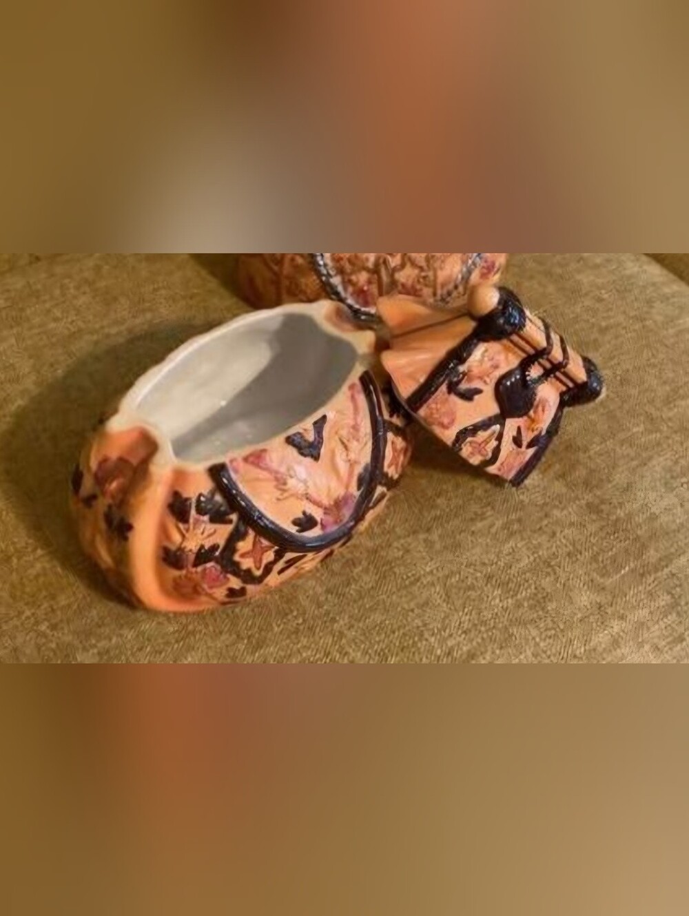 Ceramic storage purse